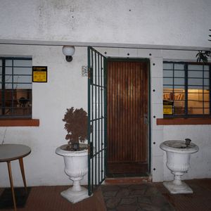 Apartamento De 3 Dormitorios Y 2 Baños Con Lugar Para Entrar Autos En Sayago, A 200 Mts De Millán Y Raffo