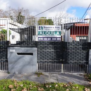 Casa En Alquiler C/ Cochera En Sayago