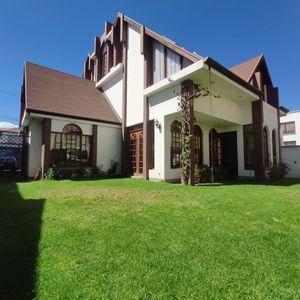 Casa En Achumani Bajo - Ubicación Inmejorable