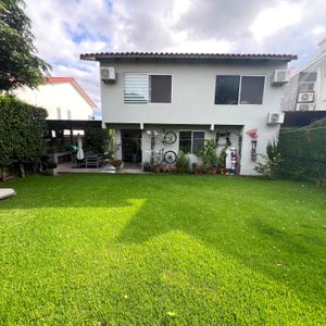Casa En Venta – Condominio Los Parques II (urubó)