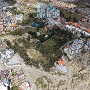 Terreno En Venta - Gran  Inversión En Lomas De Achumani (ex Club Hípico)