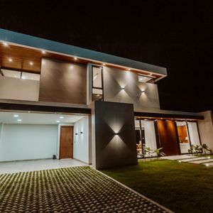 Exclusiva Casa En Venta A Esrenar 