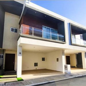 Casa En Alquiler Cond Jardines Del Norte 