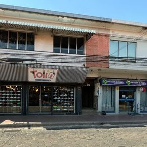 Casa Con Local Comercial En Venta (zona 7 Calles)