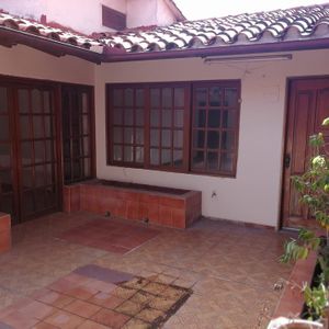 Casa Con Negocio En Alquiler