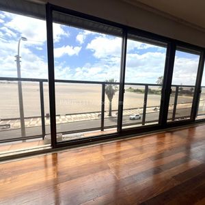 Venta  Apartamento Arrendado  Rambla Pocitos