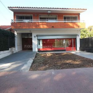 Venta Local Comercial Arrendado, Con Apartamento Carrasco Punta Gorda