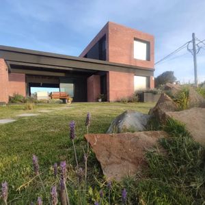 Venta Casa Punta Colorada Piriápolis Con Vista Al Mar Y Cerros