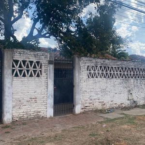 Casa – Terreno En Venta Con Construccion Antigua