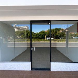 En Alquiler Locales Comerciales  Zona Norte Av. Cristobal De Mendoza