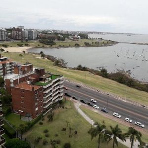 Venta Apartamento 4 Dormitorios En Puerto Del Buceo