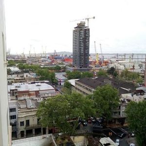 Sobre Avda Libertador, 3 Dormitorios Con Garage