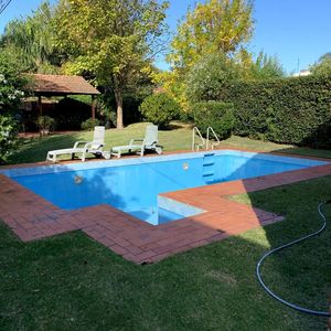 Alquiler Comercial / Casa En Carrasco, Orleans Y Tajes.-