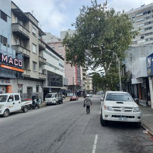 Excelente Local Zona Repuestera!!!!