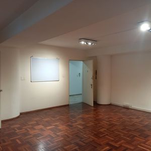 Excelente Oficina Próximo A Plaza Independencia