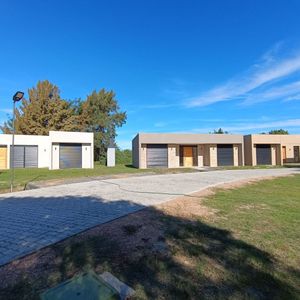 Alquiler Casa 3 Dormitorios Barrio Anhelo Lomas De Solymar