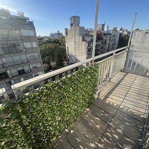 En Alquiler| Penthouse Con Muebles| 2 Dormitorios + 2 Baños |pocitos| Terraza Al Norte
