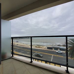 Alquiler Amplio Apartamento 1 Dormitorio En Malvín Sur Sobre La Rambla | Garaje, Balcón Y Box