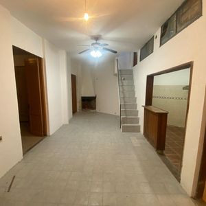 Alquiler De Casa 2 Dormitorios En Jacinto Vera, Montevideo, 95 M²