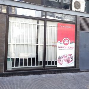 Excelente Local De 800 M2 En 3 Plantas A Metros De 18