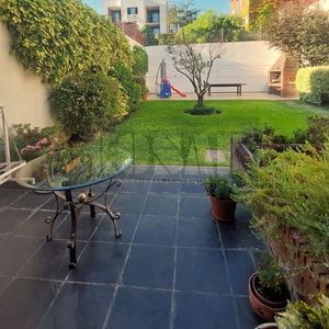 Venta Casa En Puerto Del Buceo, Gran Fondo Y Garaje Para 3 Autos