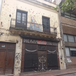 Casa De Dos Plantas A Paso De Plaza Matriz