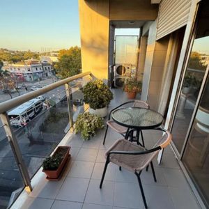 Se Vende Apartamento 3 Dormitorios, 2 Baños, Garage