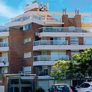 Venta  Apartamento Frente Al Mar Barra De Carrasco