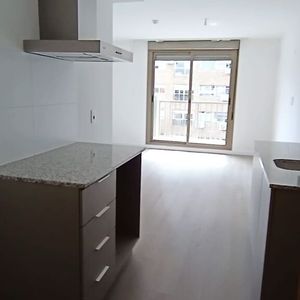 En Venta Monoambiente A Estrenar! Al Frente En Parque Batlle.