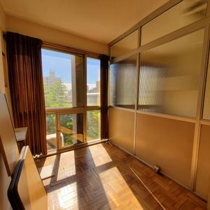 Venta Amplio Monoambiente En Cordón Sur Sobre Av. 18 De Julio
