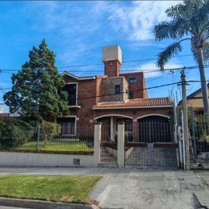 En Venta Hermosa Casa De 5 Dormitorios En Malvín Sur