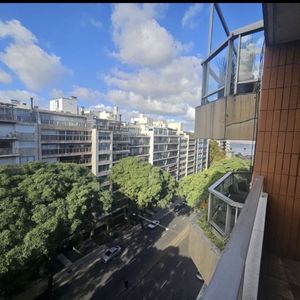 Pocitos Sobre Av. Brasil | Piso Alto | 2 Dormitorios | Balcón | Vista Despejada