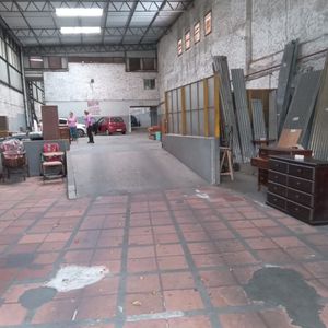 Venta Local Depósito Sobre Av. Rivera