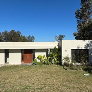 Casa En Venta En Altos De La Tahona | Piscina Climatizada Y Deck Integrado Todo El Año