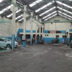 Local Industrial Con Entrada Para Vehiculos Proximo Al Puer