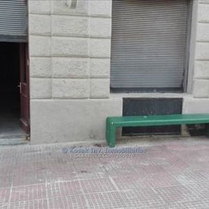 Excelente Local Comercial Apto Todo Rubro Próximo Al Mercad