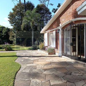 At: Inversores! Punta Del Este  Venta Casa Mansa En 3.052 M2 Terreno  5 Dorm Gje  Próxima Al Mar