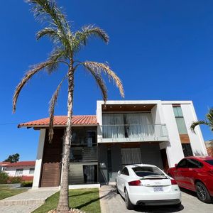 Residencia A Estrenar En El Urubo - Condominio Los Parques 2