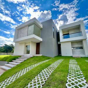 Lujosa Casa Con 4 Suites A Estrenar!!