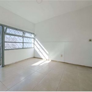 Venta Con Renta Prado, 2 Dormitorios, Planta Baja Interior, Patio Exc, Gc Bajos