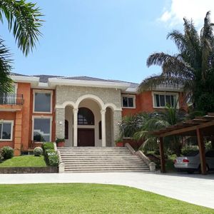 Casa En Venta En Colinas Urubó Sector II