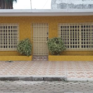 Bonita Casa En Venta En El Centro De La Ciudad De Santa Cruz