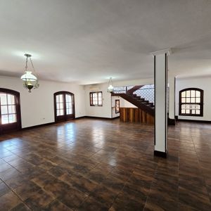 Casa En Alquiler Barrio Urbari