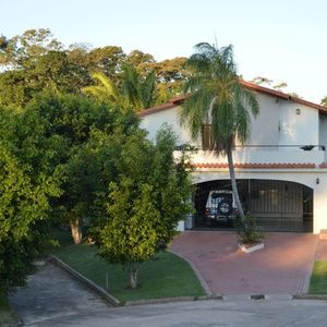 Casa De Lujo En Alquiler-condominio Urubo Golf