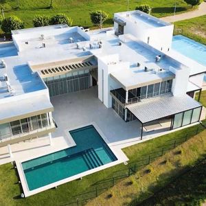 Residencia Exclusiva En Venta, Urubo Golf