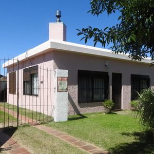 Casa En Abayubá Esq Gualconda, La Aguada