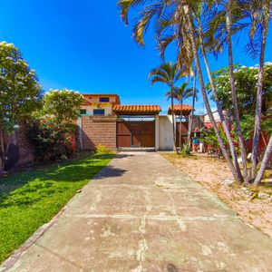 Casa En Venta A Precio De Terreno | Zona Norte | Entre Av Alemana Y 2 De Agosto