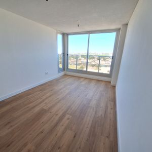 Muy Lindo Apartamento En Malvin, 2 Dormitorios. Alquiler. Con Gge.