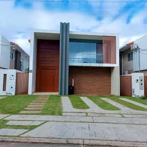 En Venta Casa En Cond. Bosques De La Colina - Zona Norte