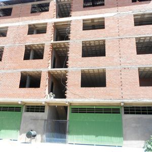 En Venta, Casa Con Tienda Y Edificio De 5 Plantas Con Galpón